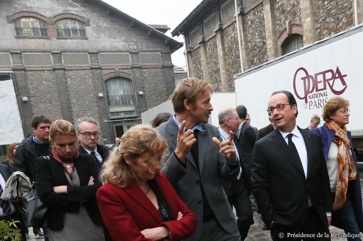 Eric Ruf dfend La Cit du Thatre avec Francois Hollande