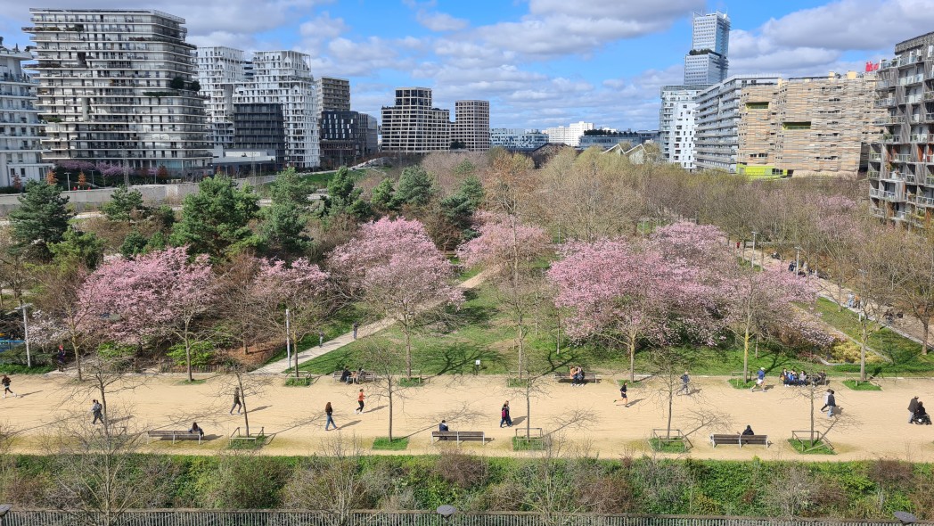 Le printemps  Paris 17eme.