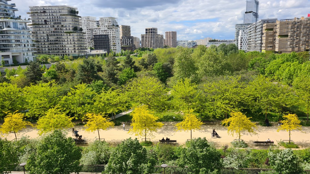 Le printemps  Paris 17eme.