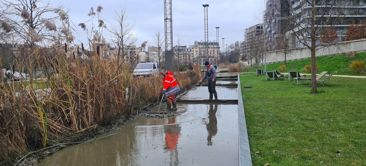 Parc MLK : La boue est enleve.