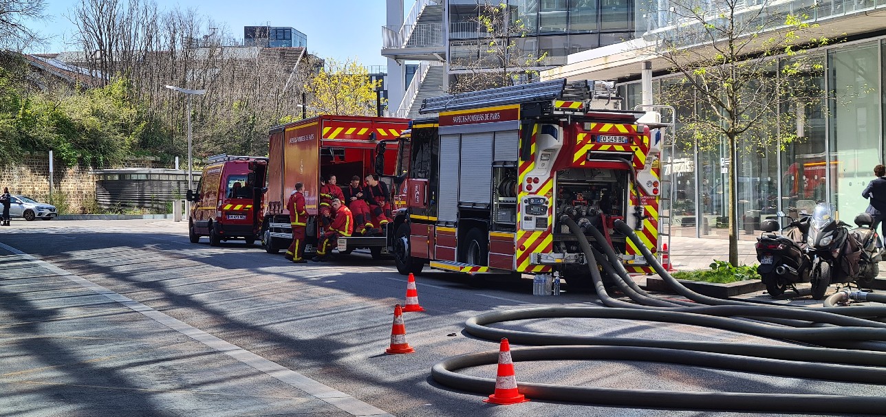Pompiers  l'incendie du Syctom.