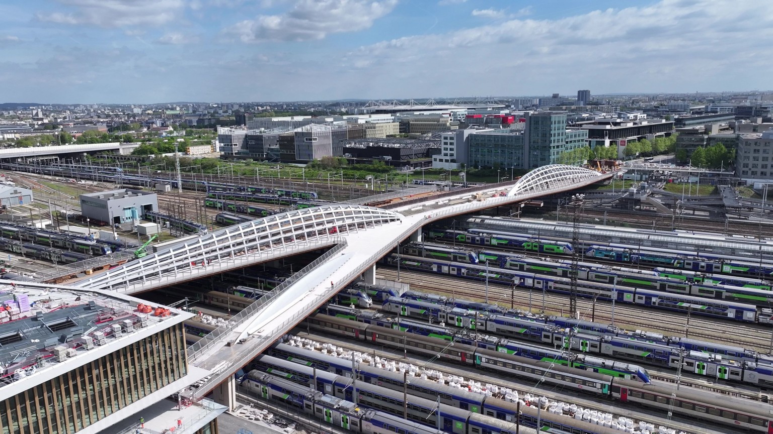 Franchissement Urbain Pleyel  la station Saint-Denis-Pleyel .