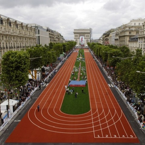 Piste  athlétisme aux Champs-Elysees pour les JO 2012 à Paris