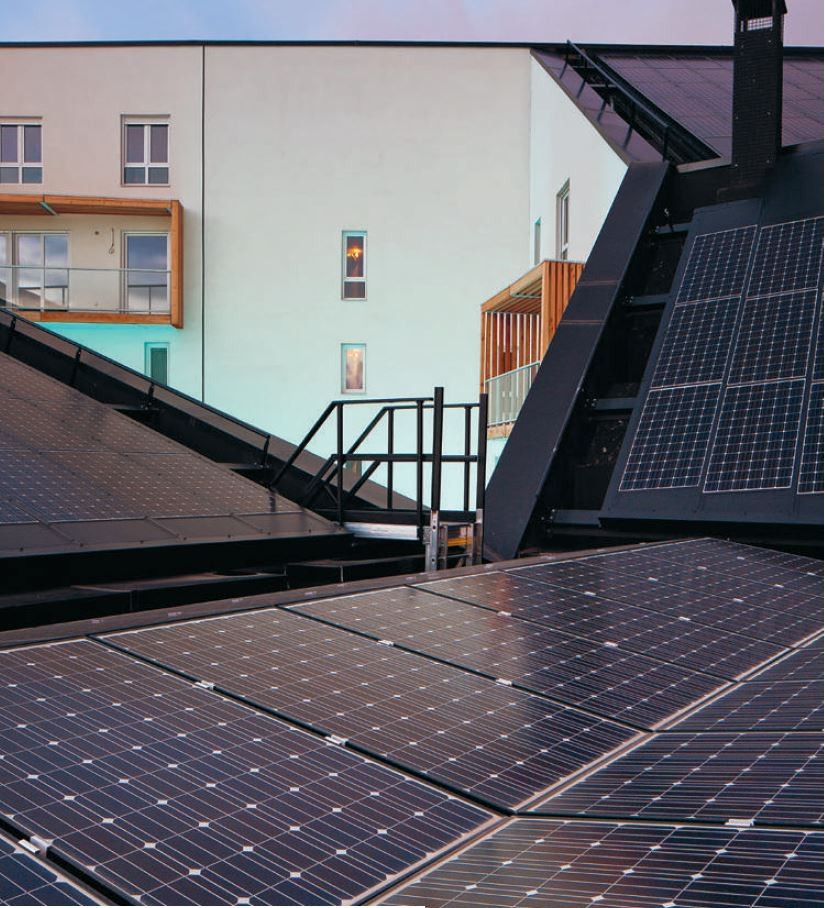 Détail des panneaux Solaires Photovoltaiques sur le toit de Quintescence.